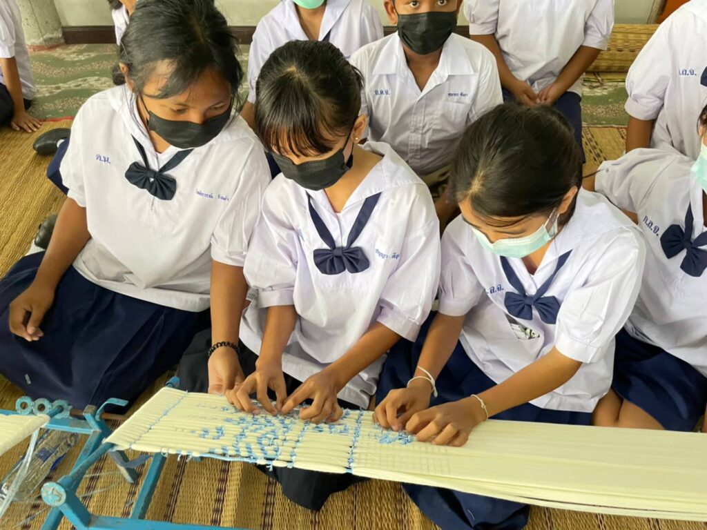 หลักสูตรท้องถิ่น ที่โรงเรียนขนาดเล็กจัดทำได้มานานแล้ว