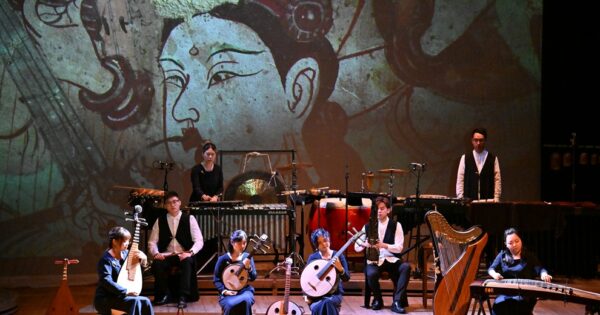 การแสดงดนตรี ที่ได้รับแรงบันดาลใจ จากภาพจ